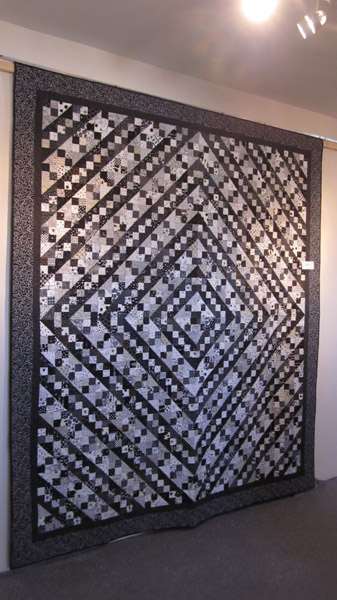 Light and Shadow quilt thumbnail